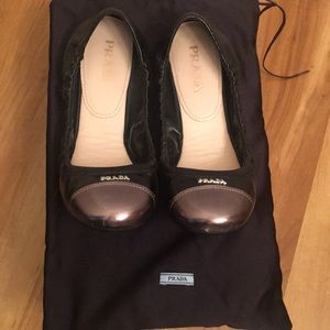 EUC Prada cap toe scrunch ballet flat